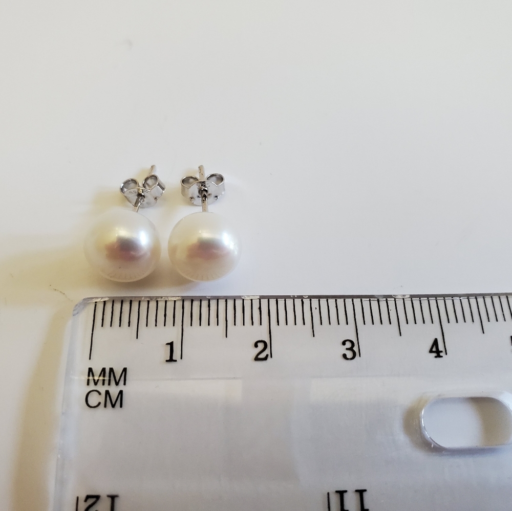 Women's Cultured Freshwater Pearl Stud Earrings - Picture 3 of 6